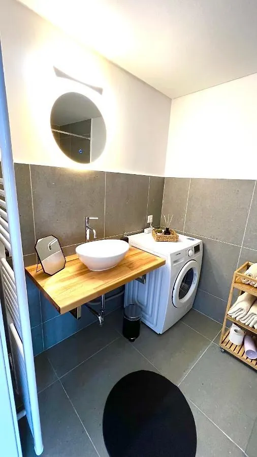 הנובר Schoene Wohnung In Linden - 48Qm, Moderne Kueche, Bad, Balkon, 4 Personen, Wifi דירה
